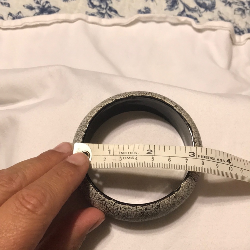 Eggshell bangle bracelet - Picture 5 of 5